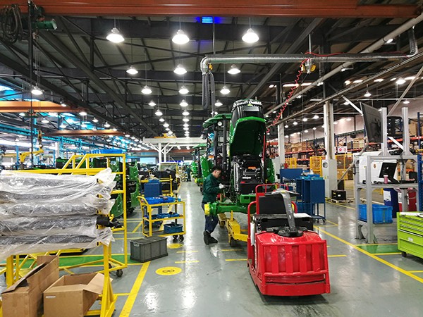 约翰迪尔工厂视频,真正的约翰迪尔拖拉机厂