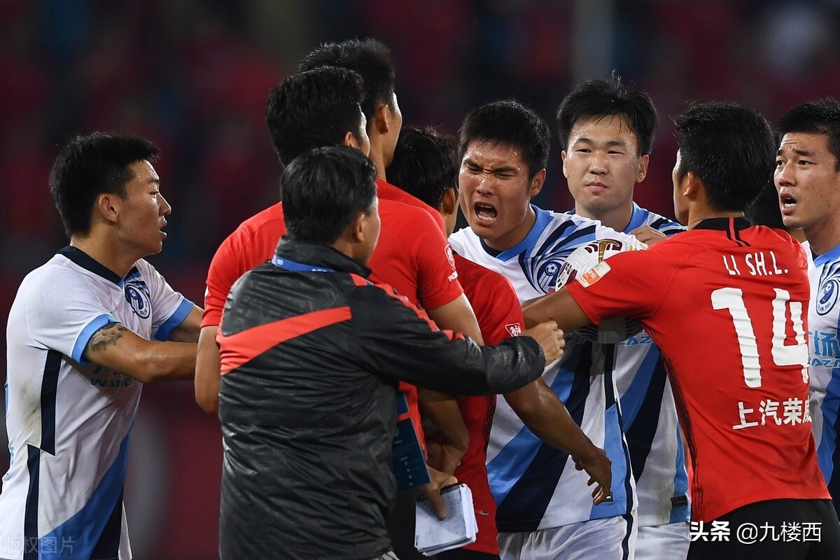 中超中的严重犯规,中超严重犯规合集