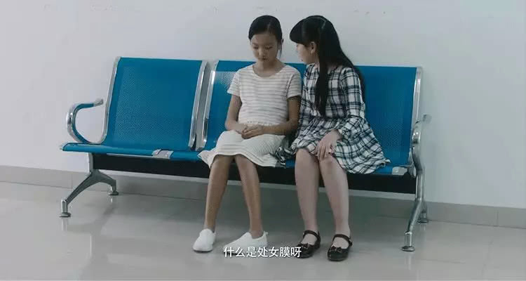 高铁上，父亲乱摸女儿：性盲比文盲更可怕