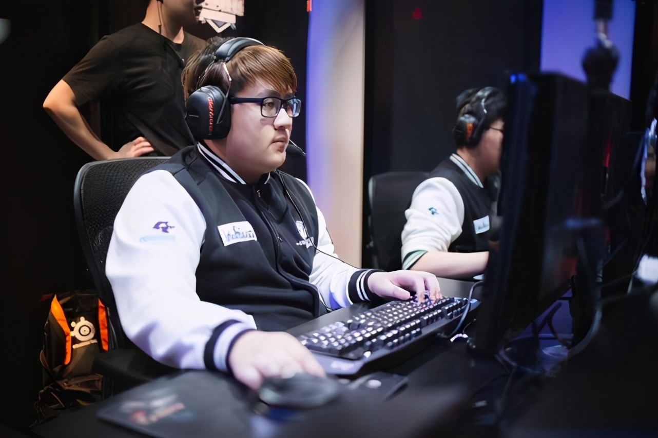 kid鐩磋█uzi鐜╀粈涔堥兘鍘夊,kid鍚愭Ыuzi