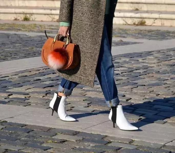 冬天靴子买什么样子的,冬天不建议买的靴子