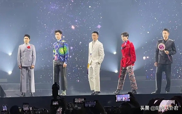 知名美妆师吐槽陈飞宇，与黄轩同场受访要求美颜，画面干脆被剪掉