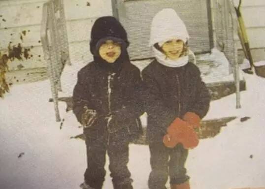 强行把男生打扮成女生,强行把男主变成女生