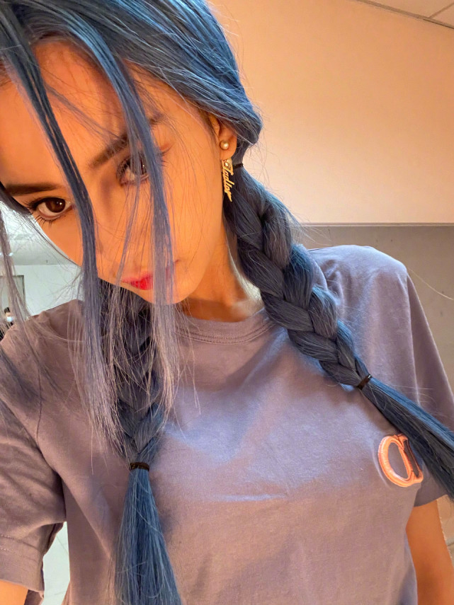 baby高清怼脸画面,baby怼脸照被嘲眼纹明显