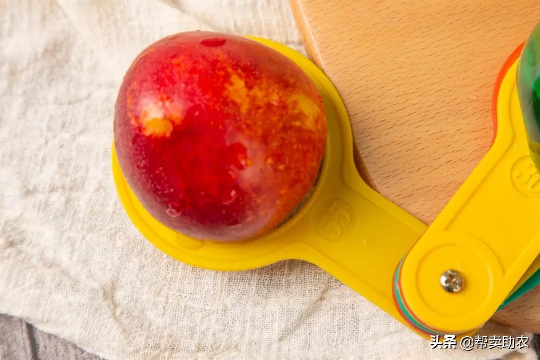 又脆又甜的油桃真好吃,油桃脆甜多汁爽口