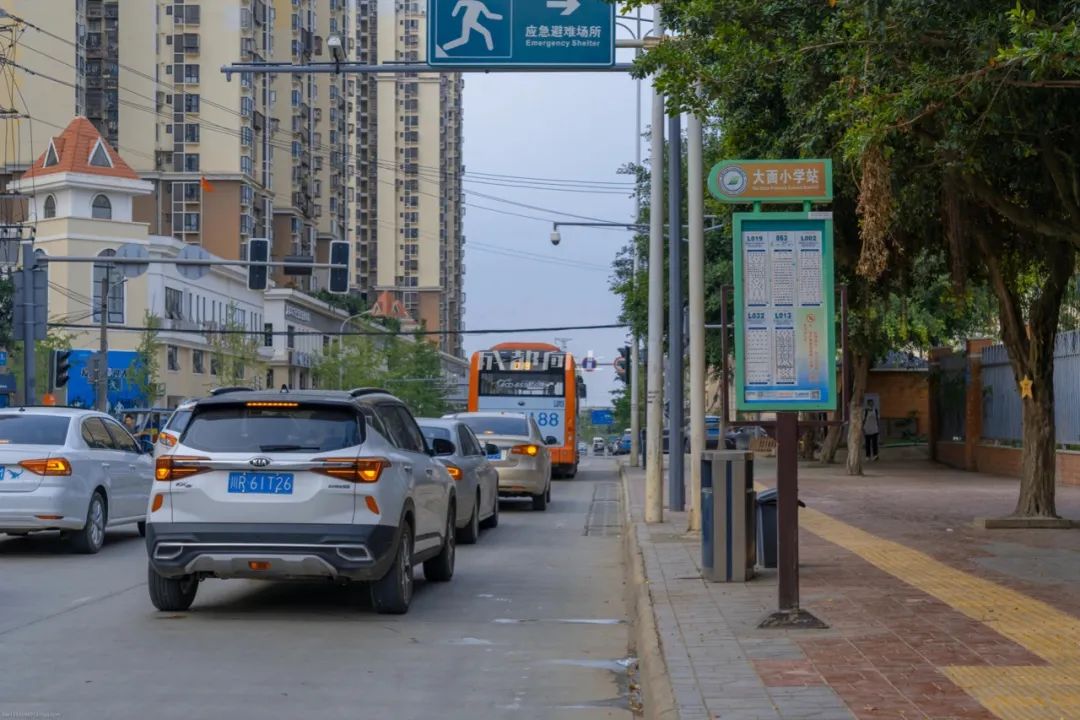 成都二圈层公交车对比,成都二圈层双流和龙泉谁更强