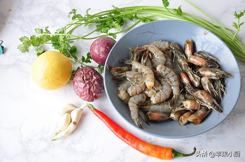 大虾怎么煮好吃又下饭,大虾配什么煮着吃好吃
