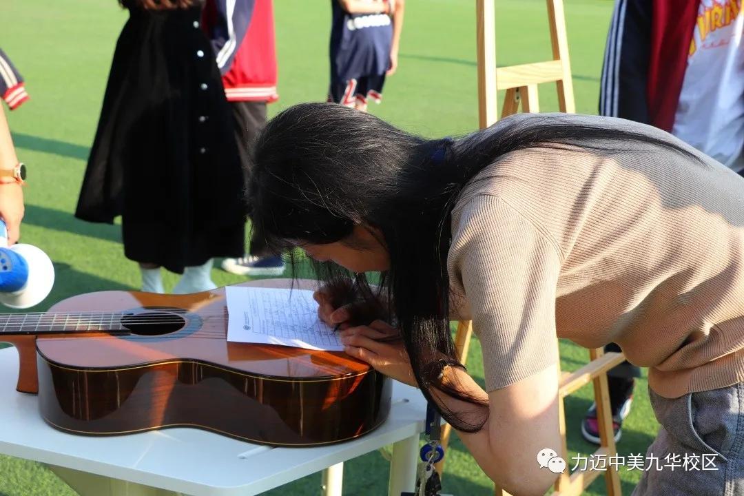 鍔涜繄鍥介檯瀛︽牎涓婚娲诲姩,钖伀鐩镐紶鐮ョ牶鍓嶈绯诲垪娲诲姩