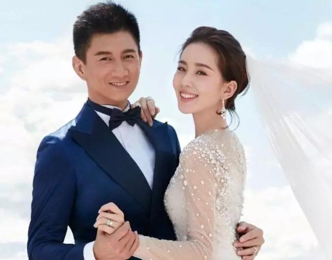 吴奇隆摆地摊被星探发掘,明星偶遇吴奇隆