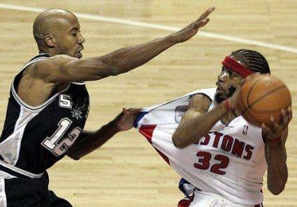 托尼阿伦防守科比8分钟6犯规,nba的最佳防守球员托尼阿伦