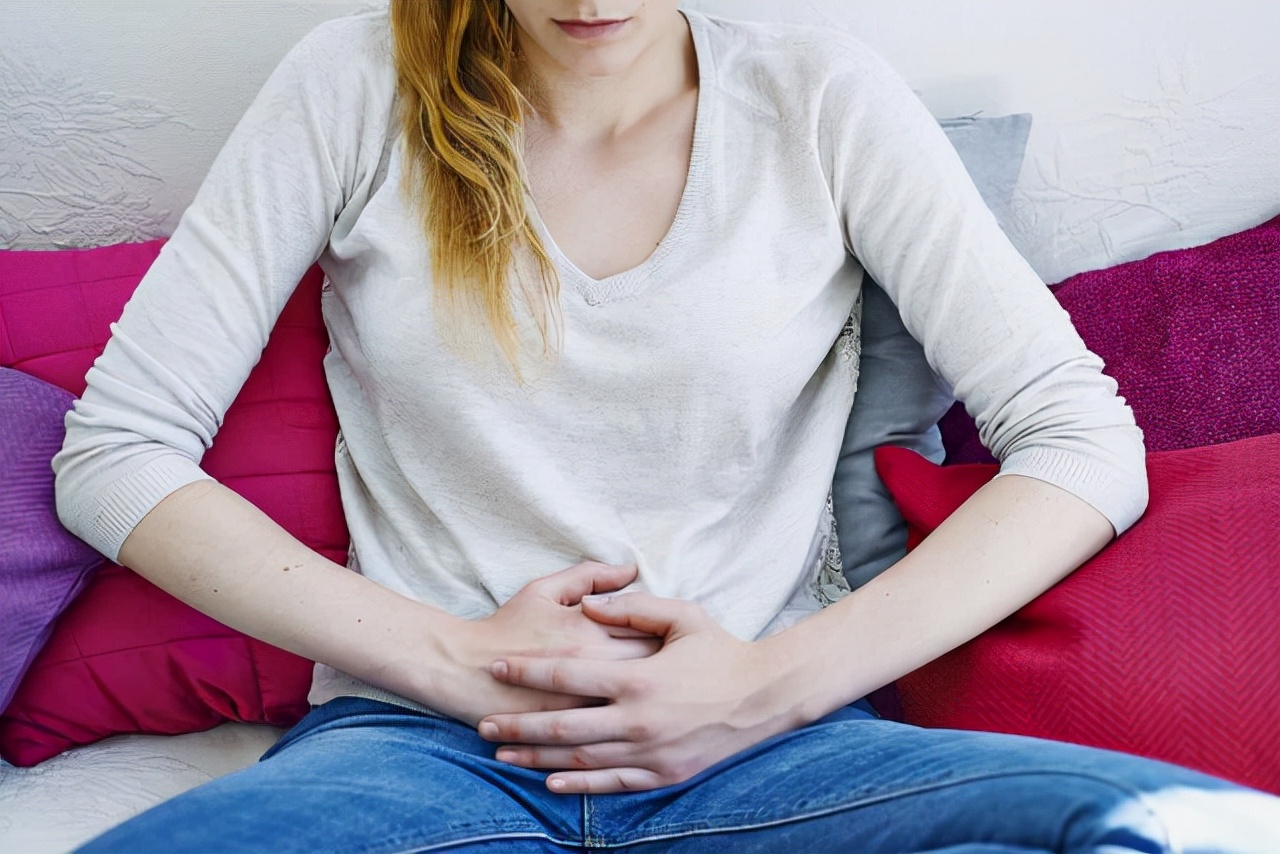 妇科有黄色分泌物怎么回事,妇科豆腐渣样黄色粘稠分泌物