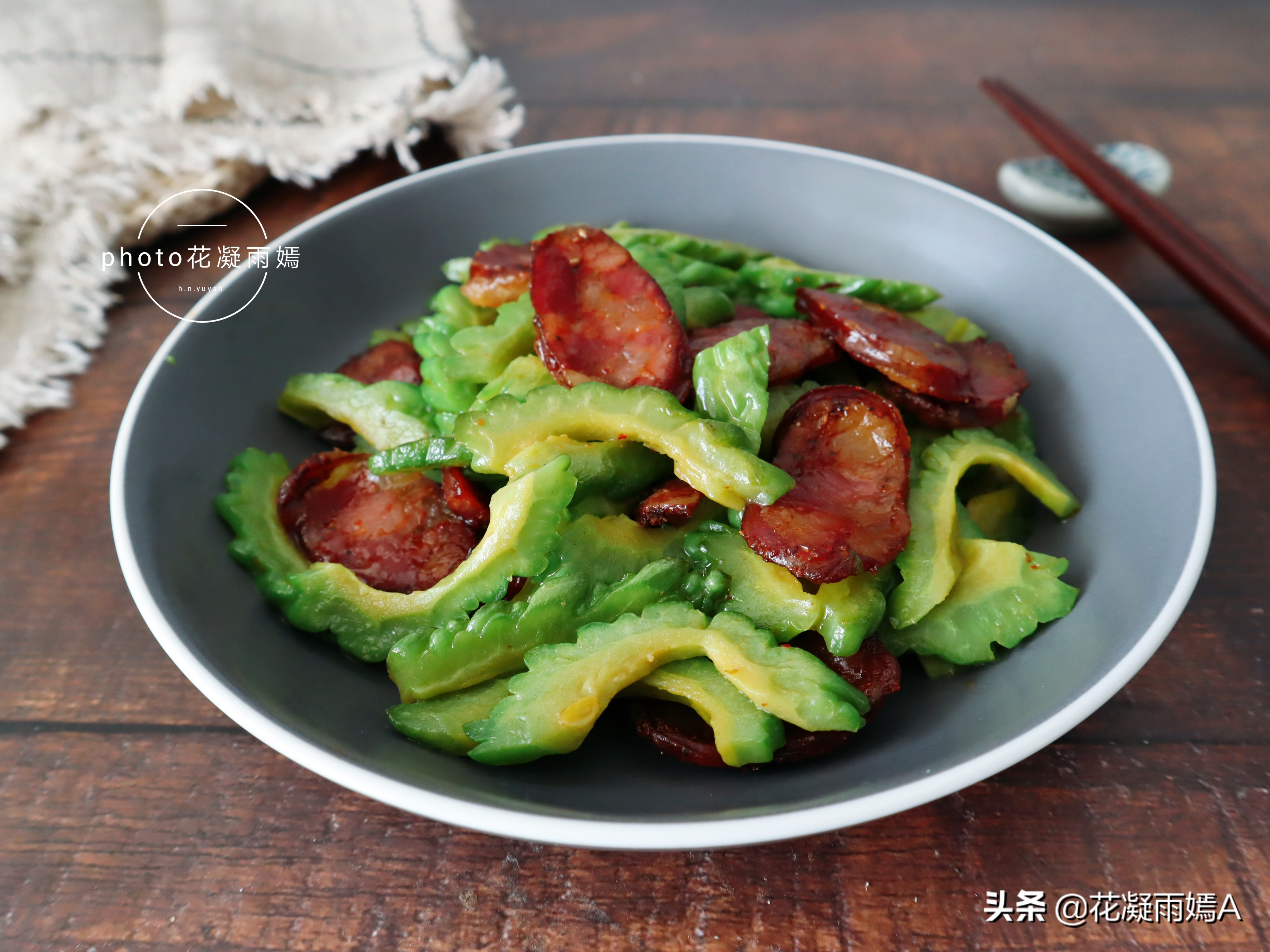 夏天要吃苦瓜，清热解暑，补充维C，常吃健脾开胃，1块钱1斤