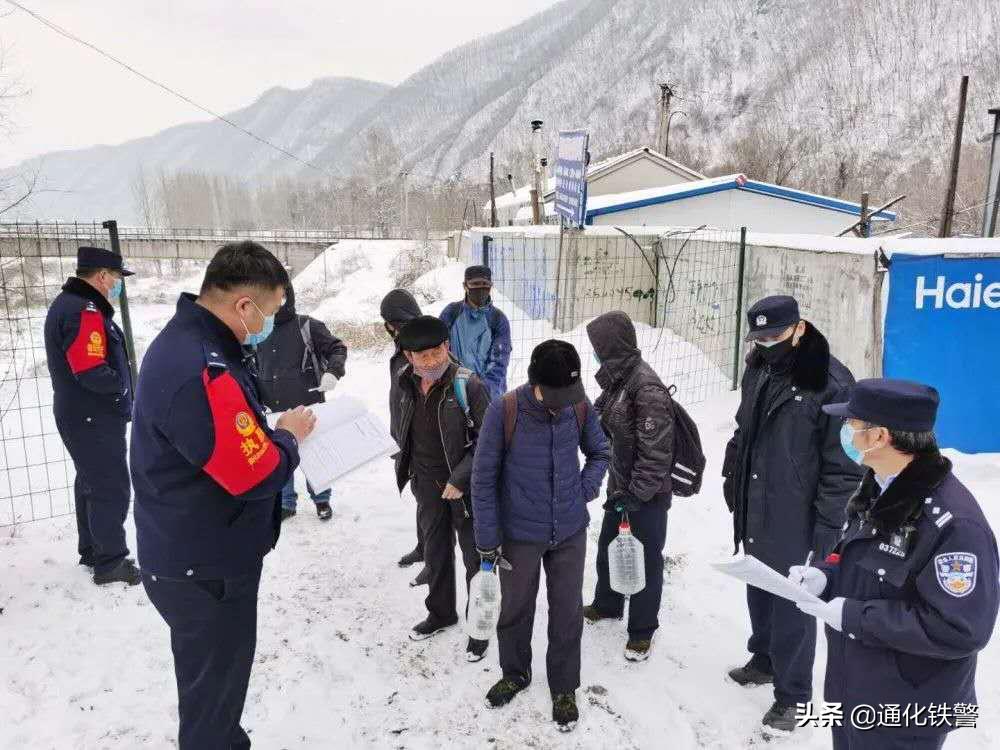 疫情防控民警坚守一线事迹,抗疫一线践行一名公安的初心