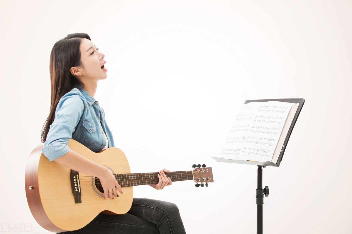 国内学一年吉他,国外吉他大神很多不懂乐理