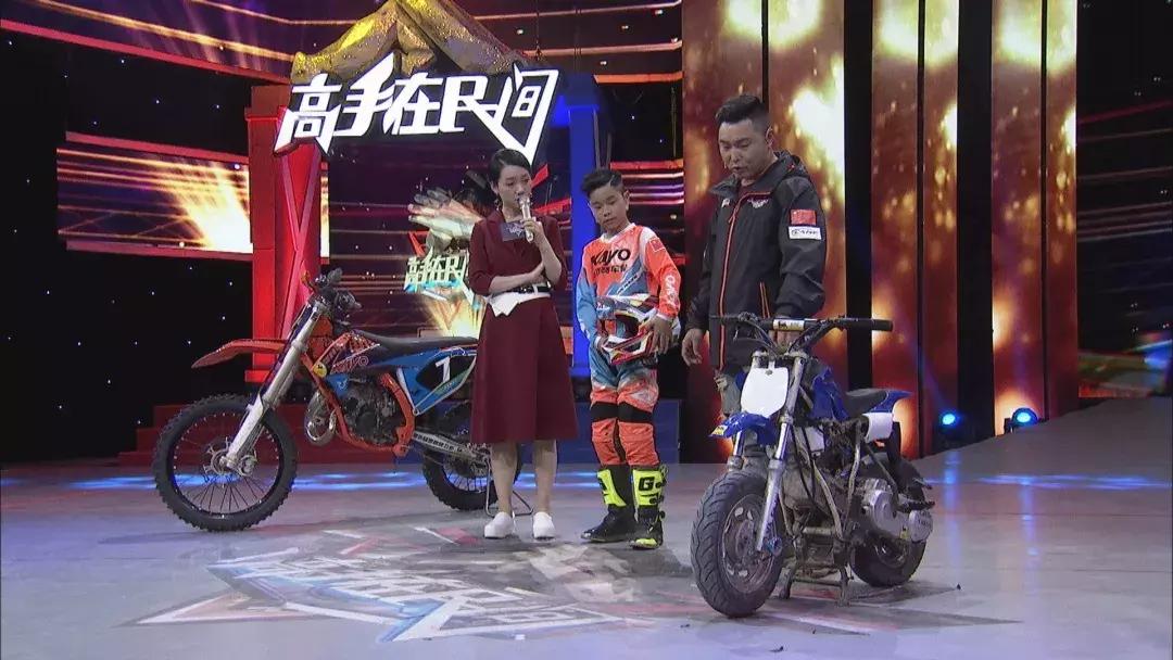 史上最嫩的“追风少年”：5岁就参加摩托车越野锦标赛，从此一发不可收拾！