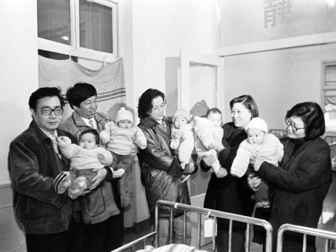 *镕基朱**“网开一面”，华日“起死回生”