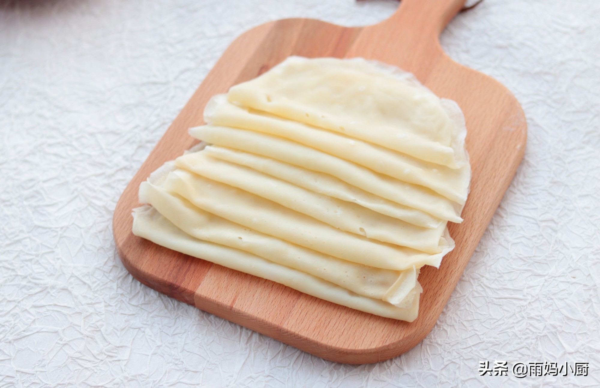 想吃煎饼不用买,在家自制5分钟烙10个,美味又下饭,全家都爱吃