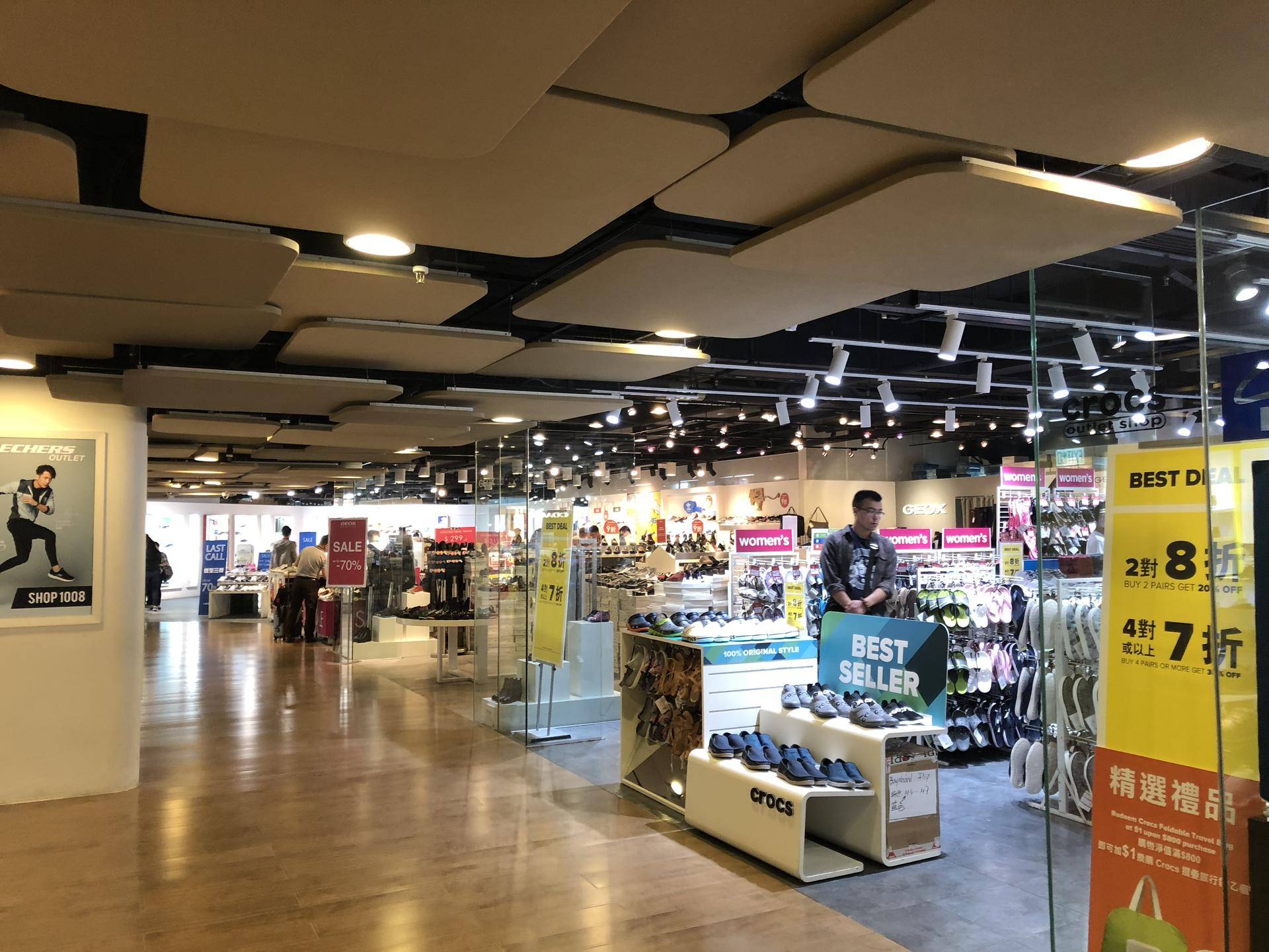 香港奢侈品品牌折扣店1-3折,香港奢侈品批发折扣店推荐