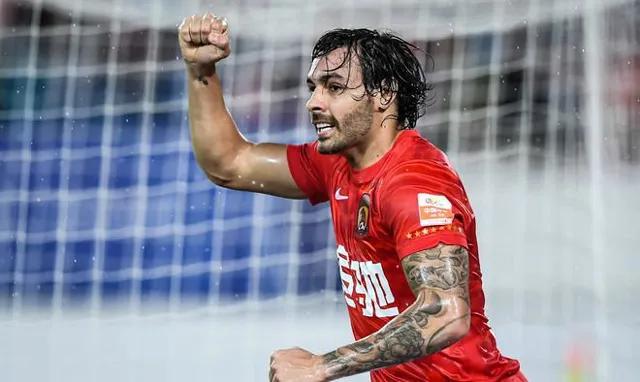 心灰意冷？国足开局不佳，高拉特是最后的救星？名记给出答案