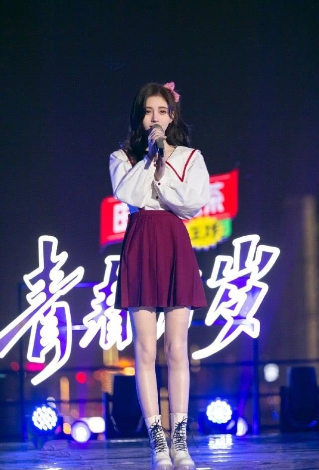 穿搭总结｜159cm的鞠婧祎如何穿出大长腿？小个子逆袭技巧来get