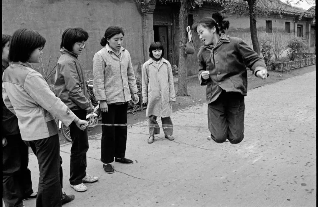 70后童年玩游戏的回忆完整版视频,70后80后童年经典游戏回忆