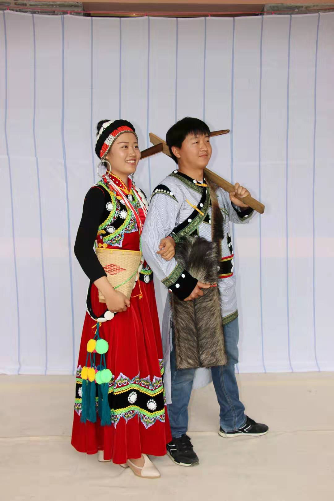 云南传统民族服饰店铺,云南民族服装链接