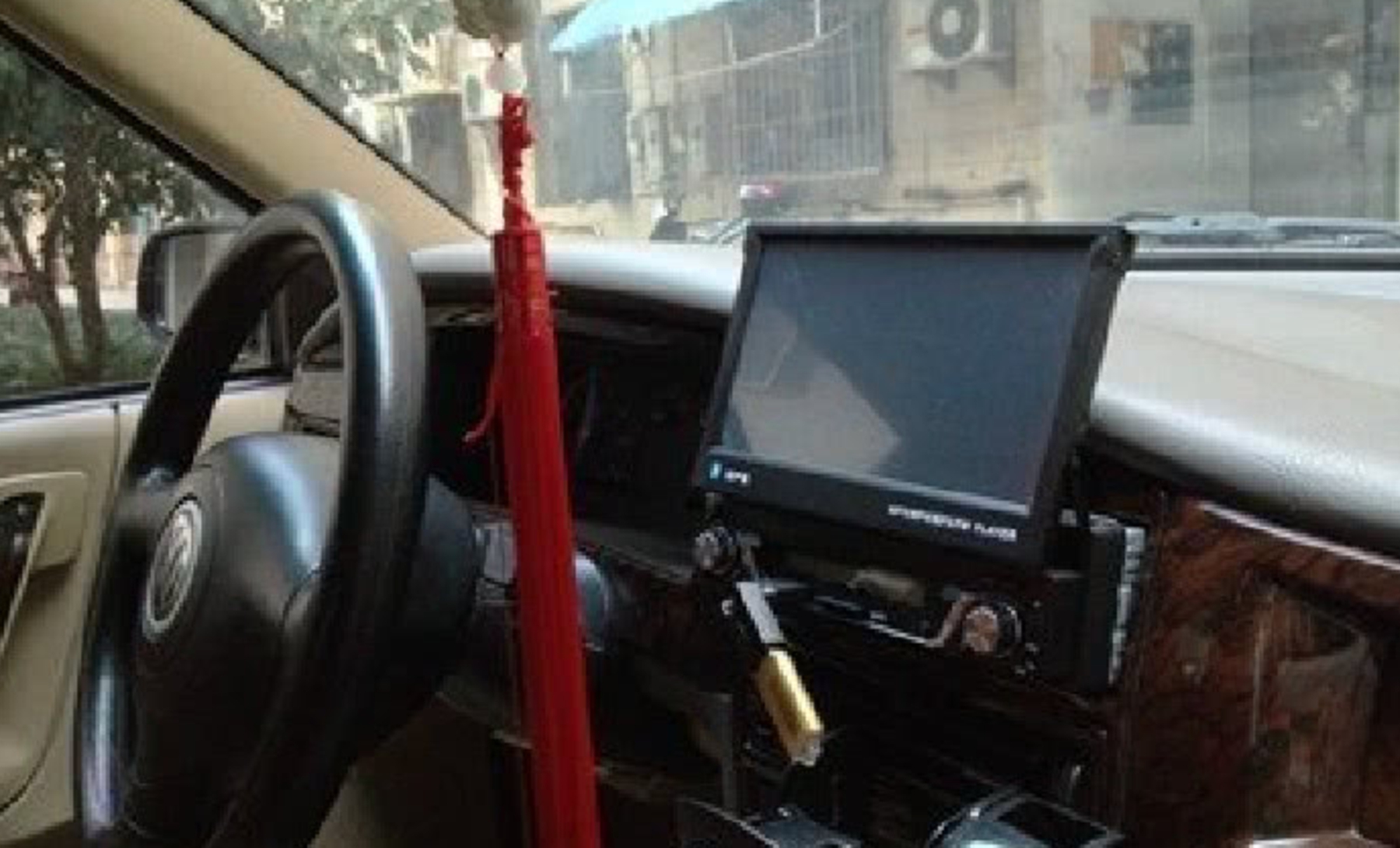 小伙2000买桑塔纳,花一万块钱改装桑塔纳