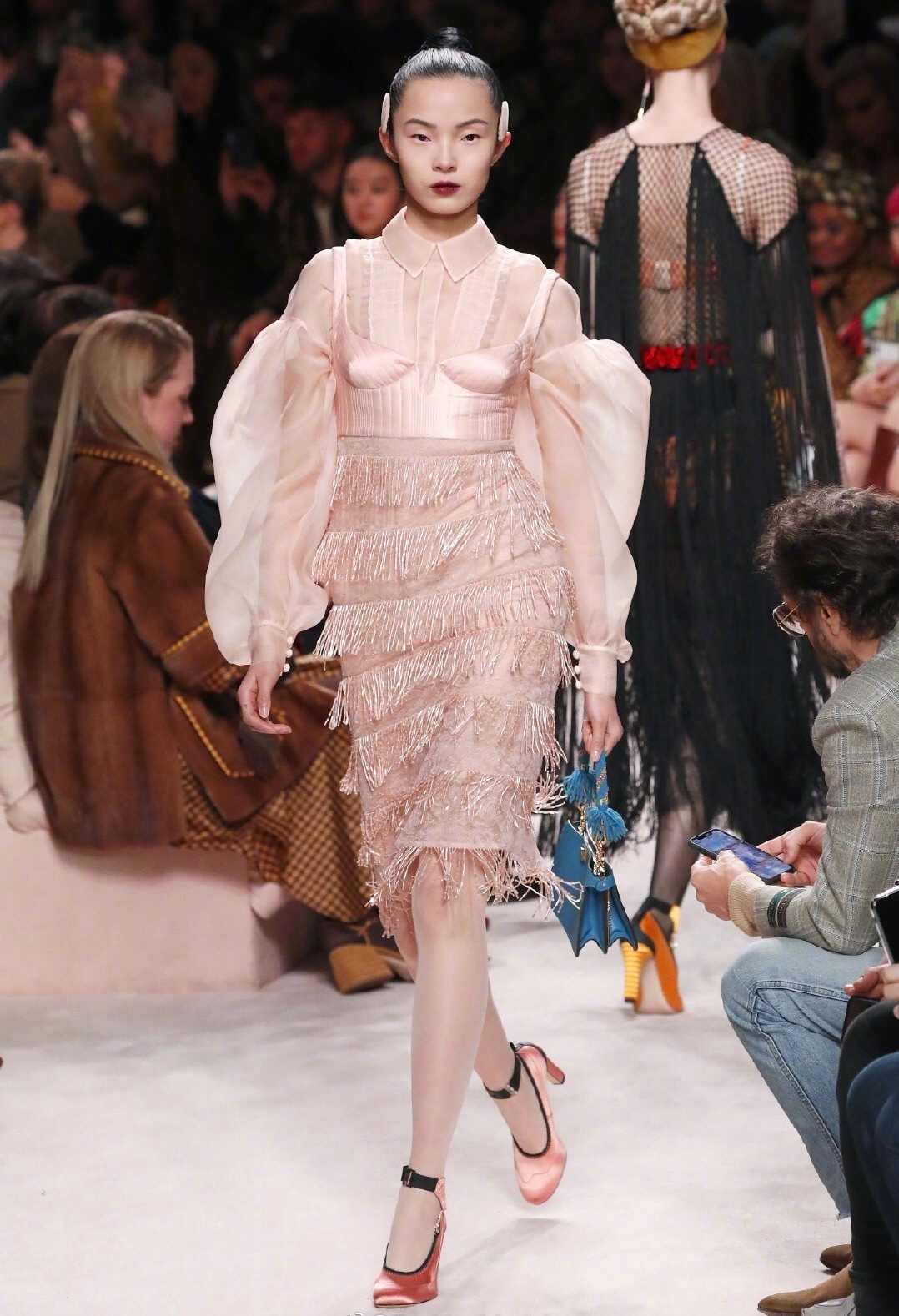 四大国模现状让人唏嘘，只剩雎晓雯后来者居上，时装周连走三场秀