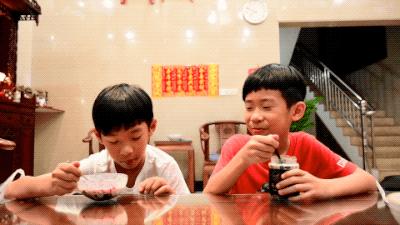 龟界百事通做的龟苓膏，煲前还要先玩火