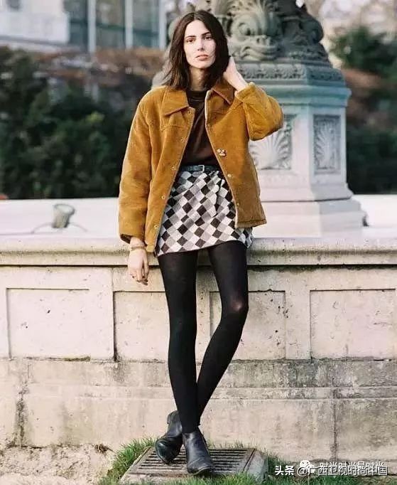 男灯芯绒裤子的搭法,灯芯绒中款穿搭