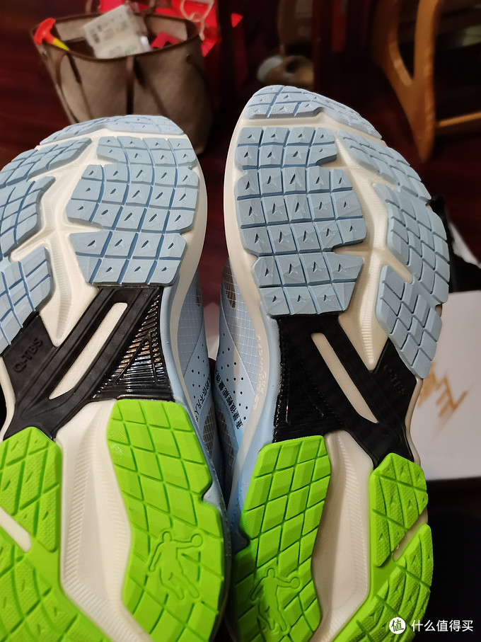 中国乔丹飞影3.0秋冬,乔丹飞影无碳板上脚体验