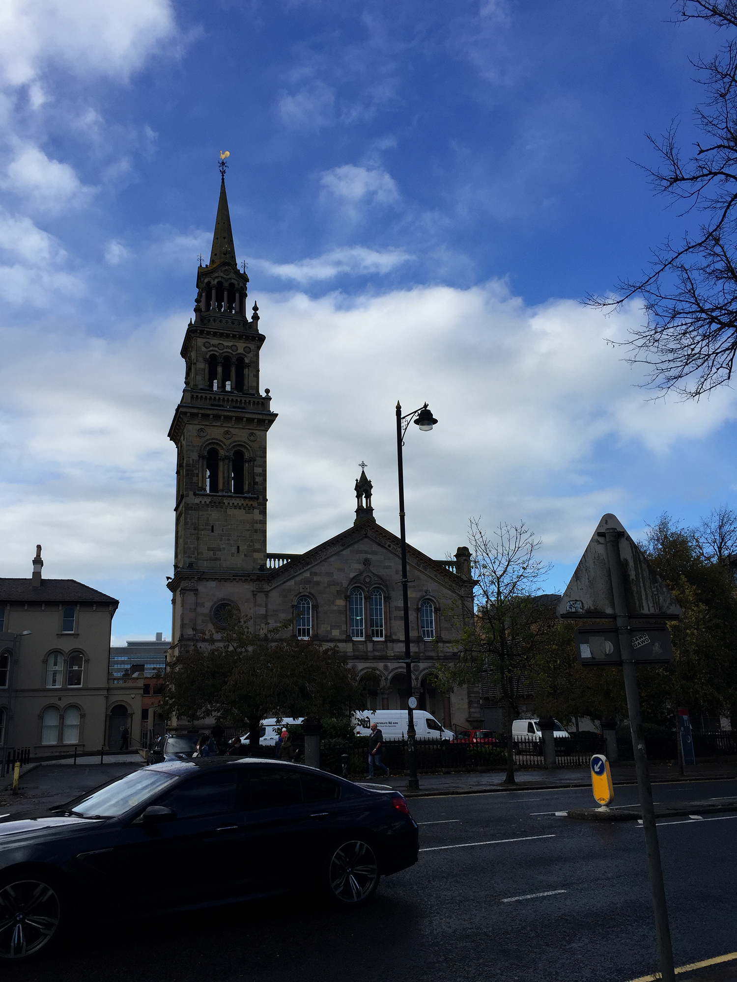 英博夏尔大学怎么样,英博学费多少