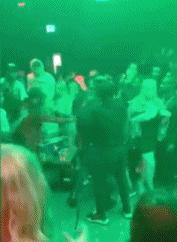 喝酒误事！国外喝水哥喝醉抢别人女朋友，国内张鹭醉驾被拘留