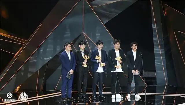 年度颁奖典礼！暖阳最佳，大仙一诺AG收获颇丰，冬冠杯形同虚设