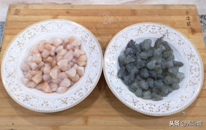 大虾和什么包饺子好吃,大虾包水饺还要煮熟吗