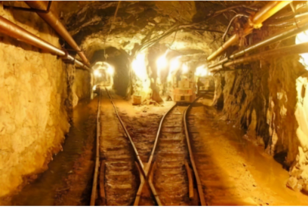 地壳下面真的很多黄金吗,未来地壳的黄金能挖出来吗