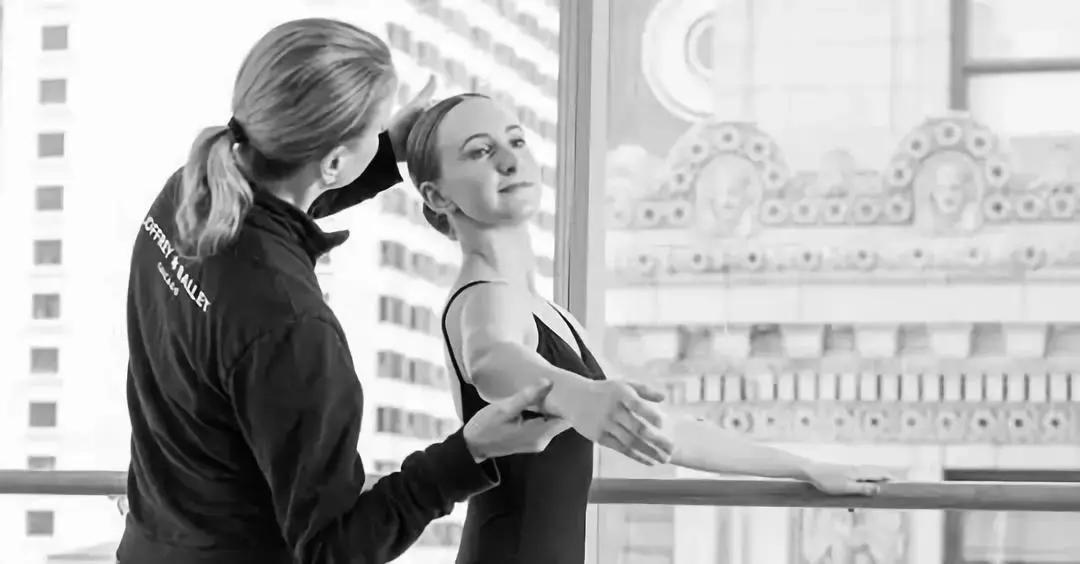 集颜值与实力并存的舞蹈老师,舞蹈中的魔鬼老师