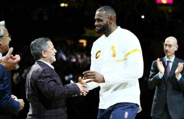 詹姆斯有意购买骑士，他能超越乔丹成为一名好老板