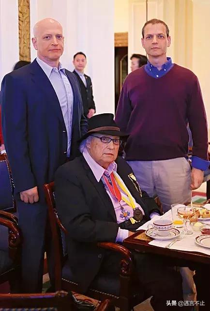 55岁再嫁豪门，命硬克夫、厉害难惹，什么样的女人活成了传奇