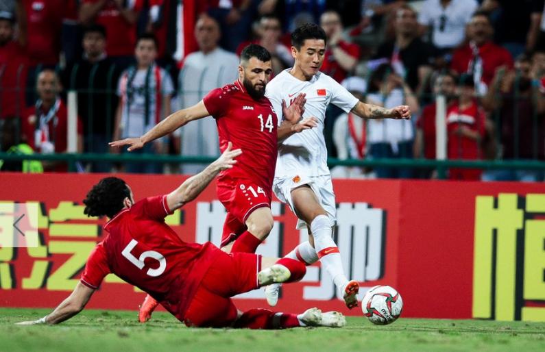 太屈辱！叙利亚球迷比越南球迷还狠，发明新词当面嘲笑中国球迷