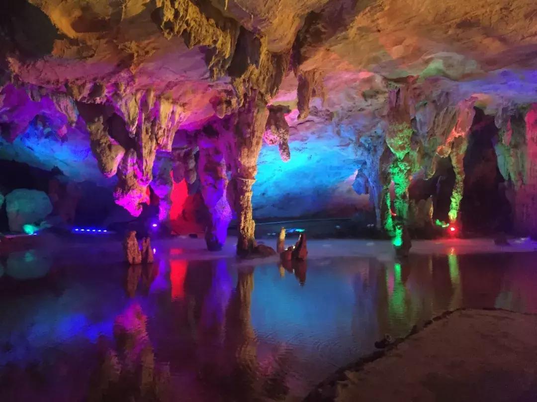 广东居然藏着一个神秘天坑,广东这座小镇藏着多少宝藏