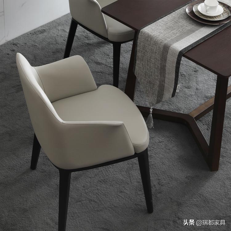 REALDO瑞都：一张好餐椅让你坐得舒服吃得开心