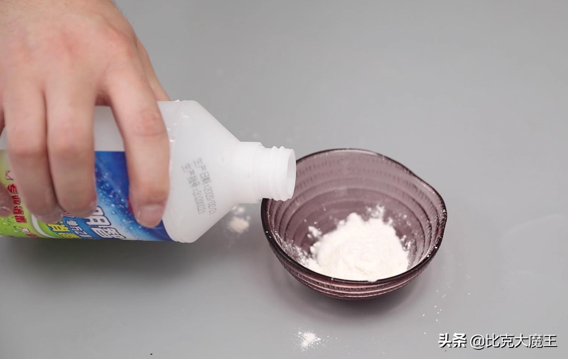 白墙脏了最好别用水擦,白墙脏了不用重新刷教你一招