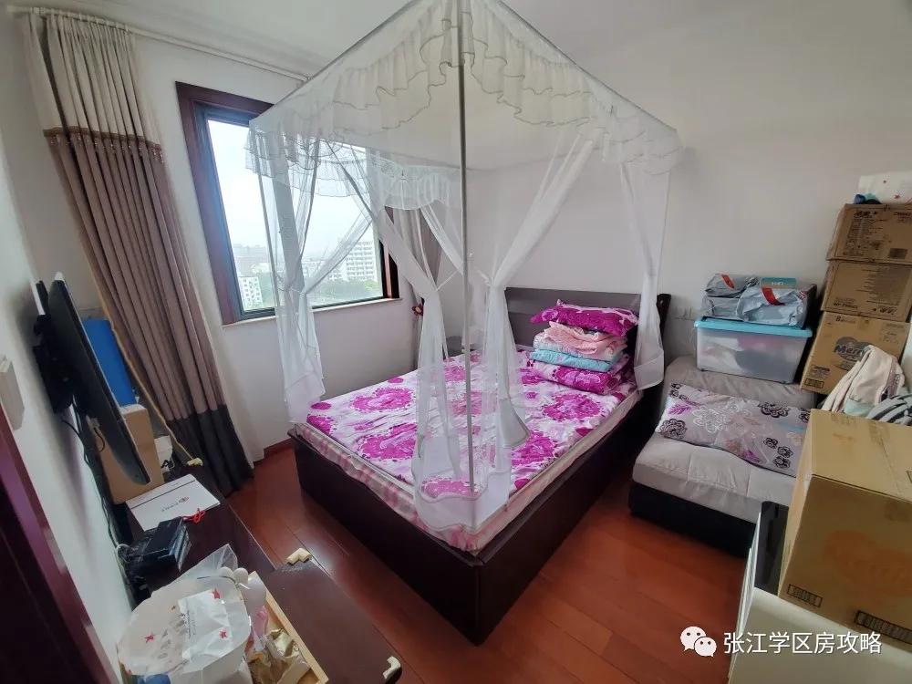 张江汤臣豪园四期，1200W-1400W南北通2房；