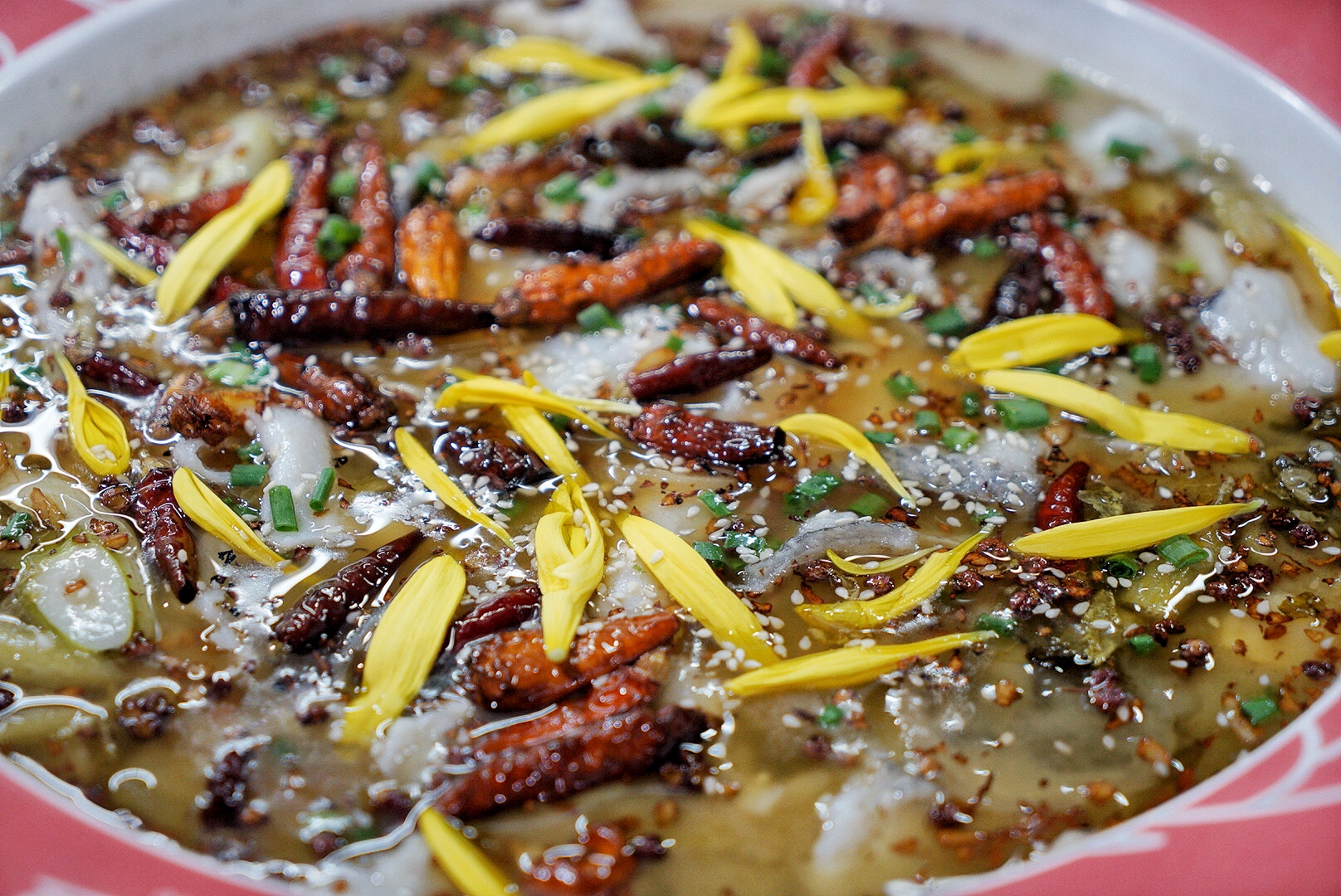 花都首家大理酸菜鱼专门店,云南空运酸菜,活鱼现煮,酸辣好过瘾