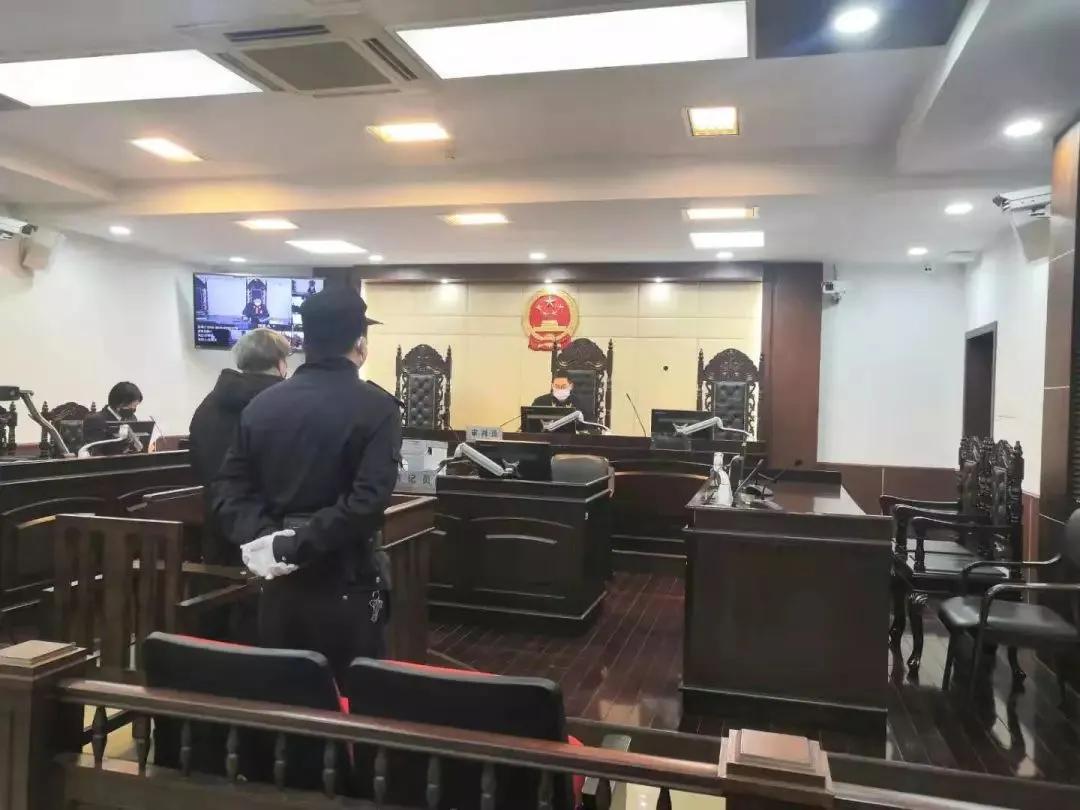 捐赠口罩遭遇诈骗,卖口罩诈骗28万老人捐款50万