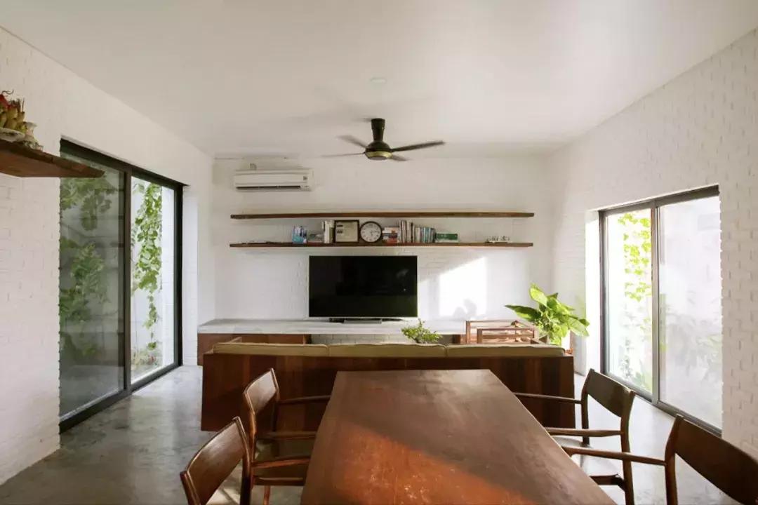 他花150万造零消耗的家，不开空调和网络：家人互动，不该隔着网