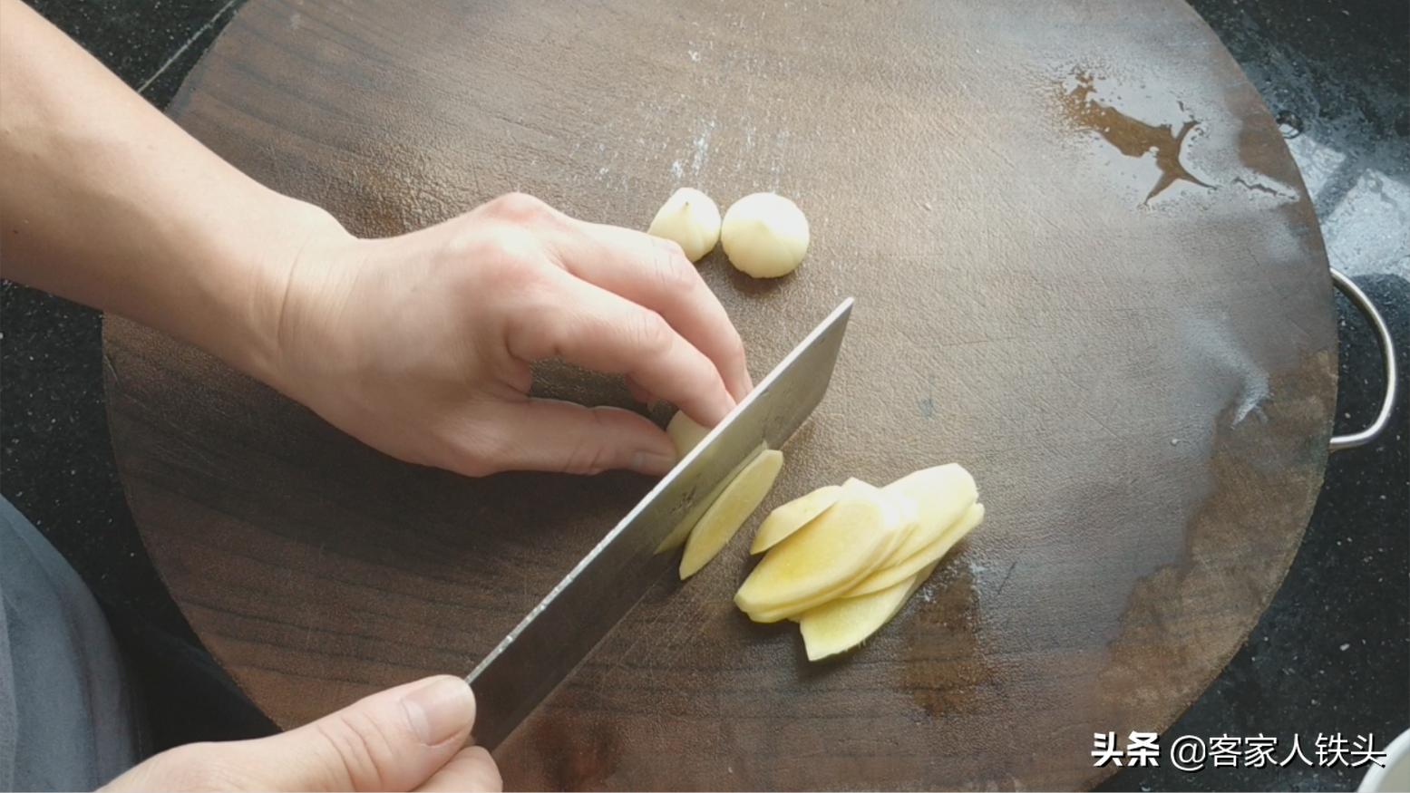 猪脚不要汤的做法,猪脚不要骨卤出来好吃吗