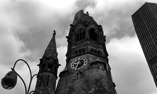 读懂彼得·汉德克，走进《柏林苍穹下》的诗意世界