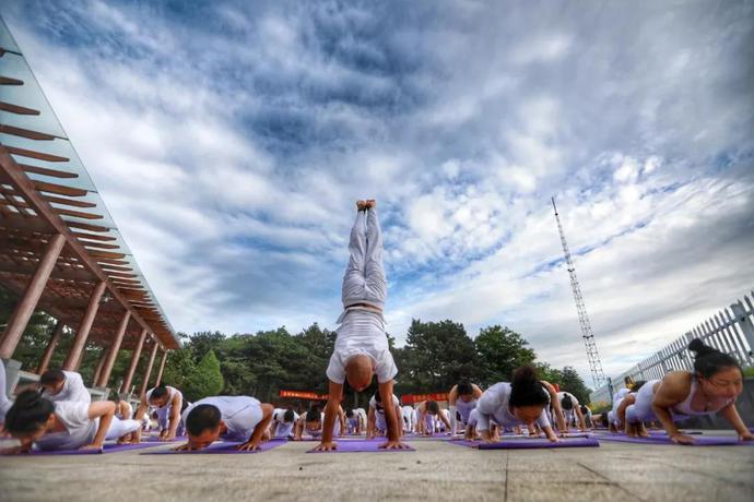 2024年国际瑜伽日最新活动,全球各地爱好者迎国际瑜伽日